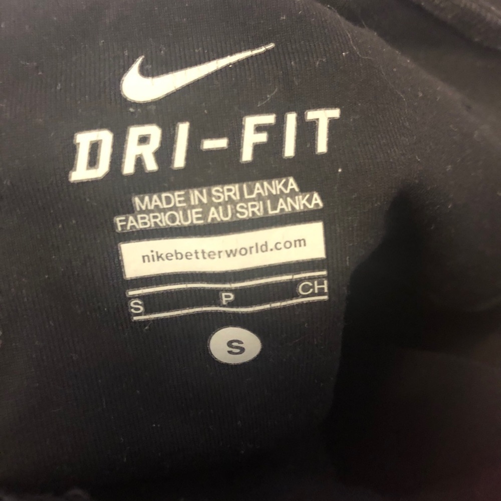 Nike Dri-Fit - Picture 2 of 4